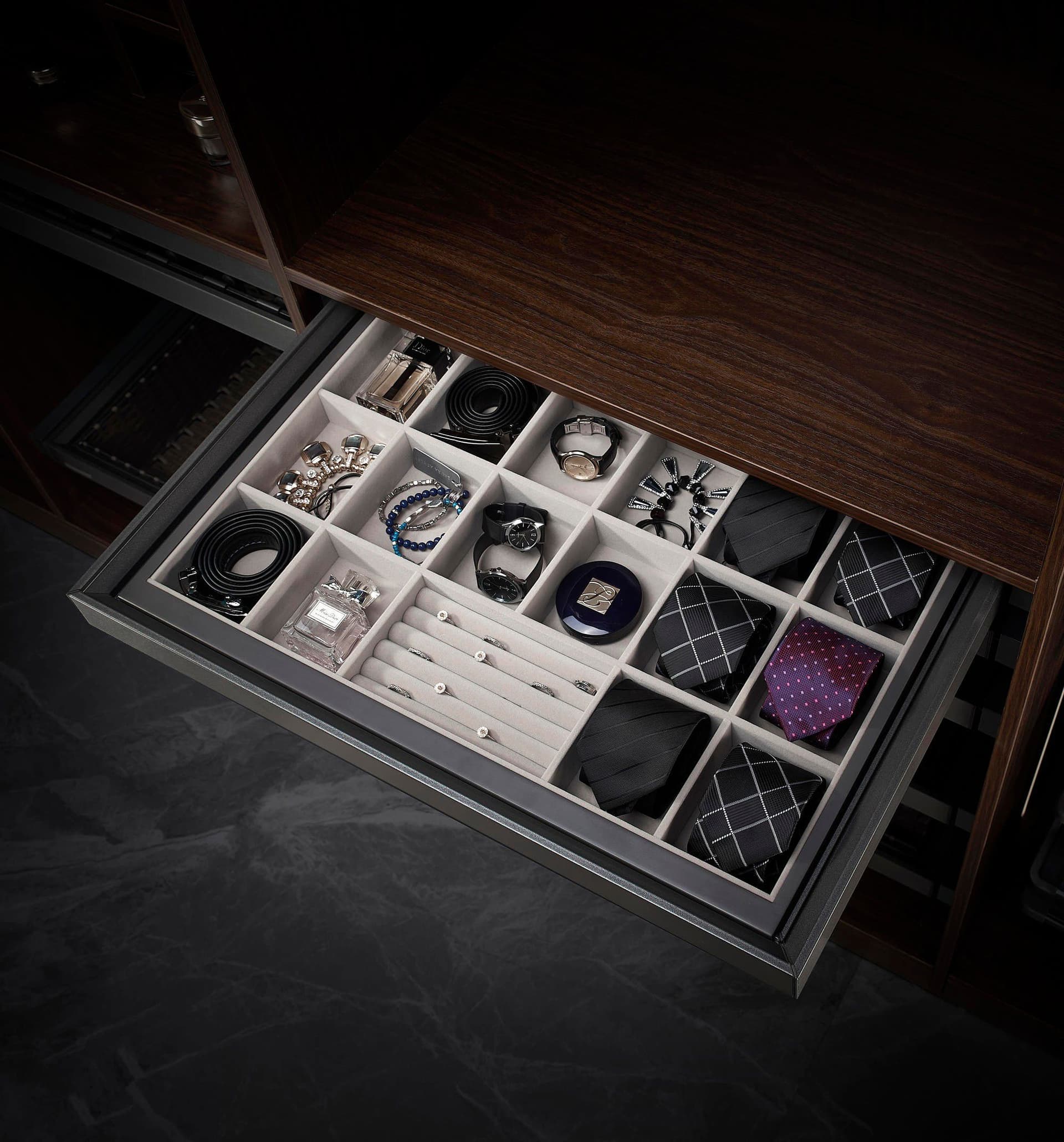 Pull Out Jewellery Drawer 04