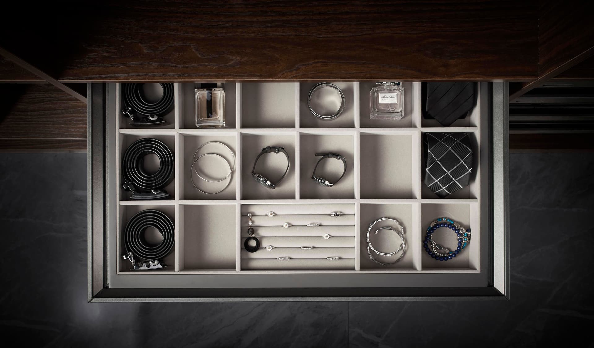 Pull Out Jewellery Drawer 05